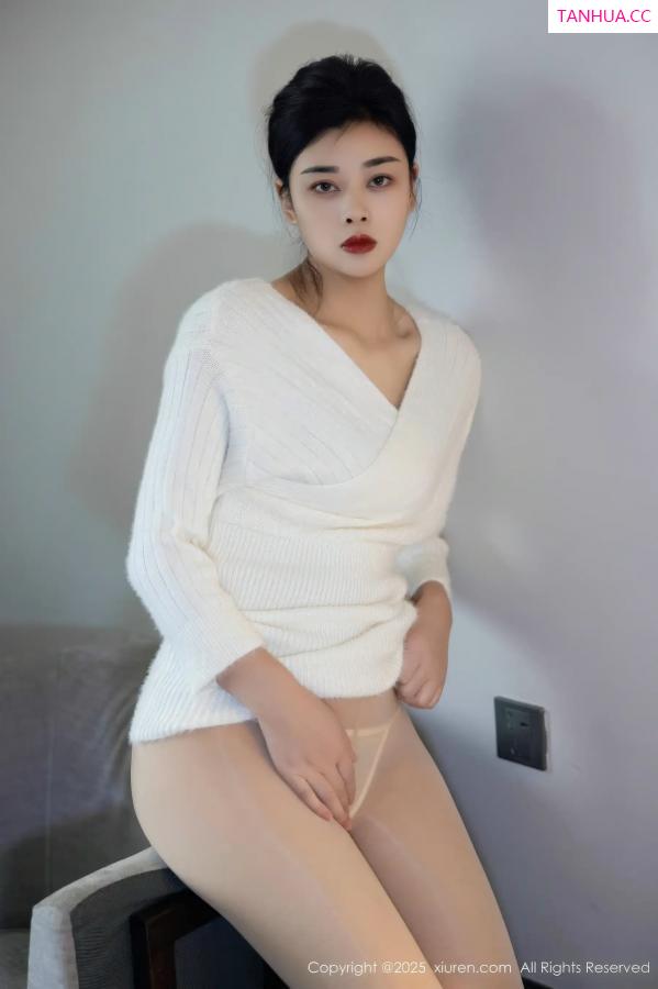   [XiuRen]高清写真图 2025.11.14 No.10986 徐清妍 肉色丝袜第26张图片